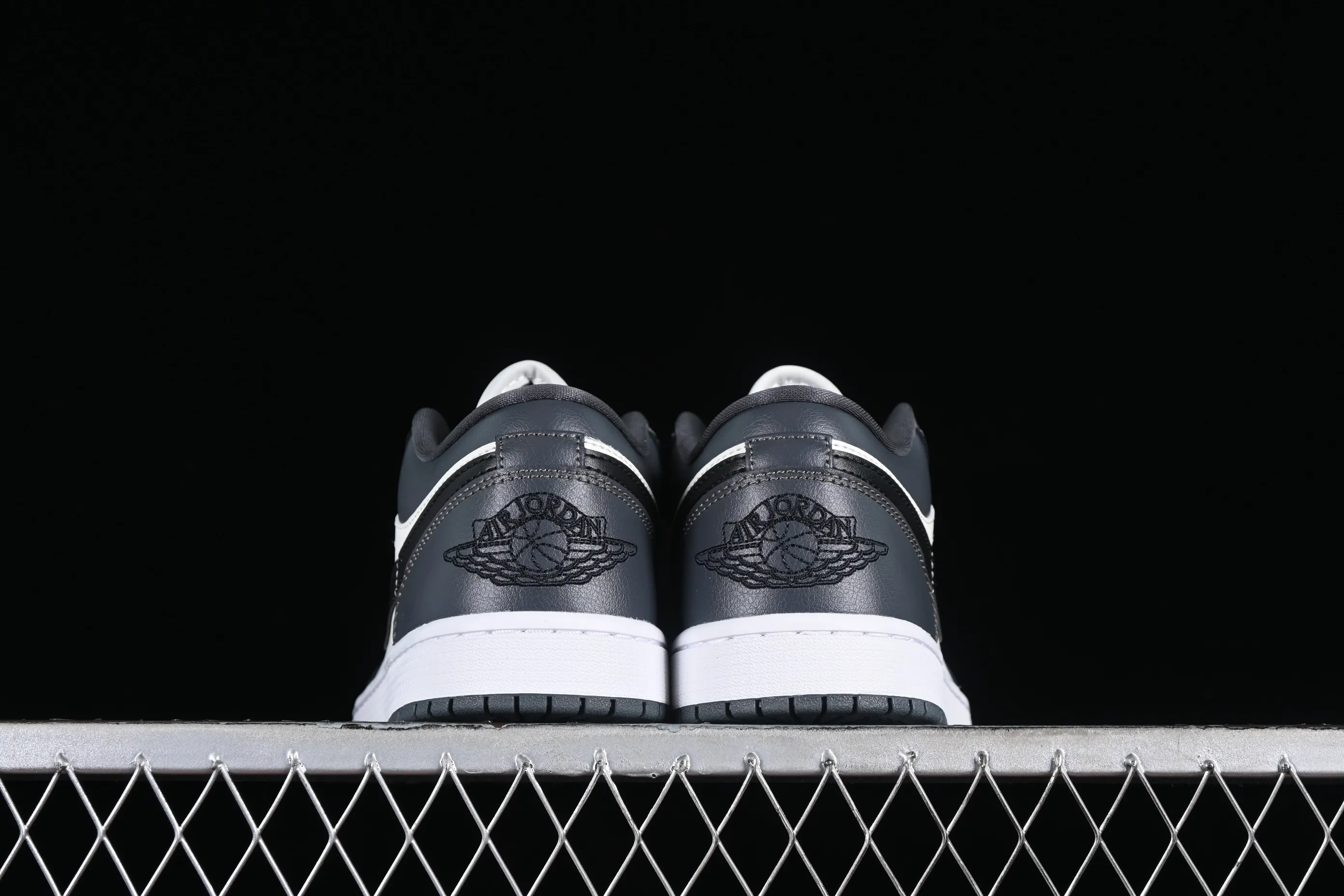 All categories Air Jordan Jordan series basketball shoes Air Jordan 1 Low G version pure original Air Jordan 1 Low "Dark Grey" AJ1 Joe 1 dark gray white low-top cultural casual sneakers DC0774-102